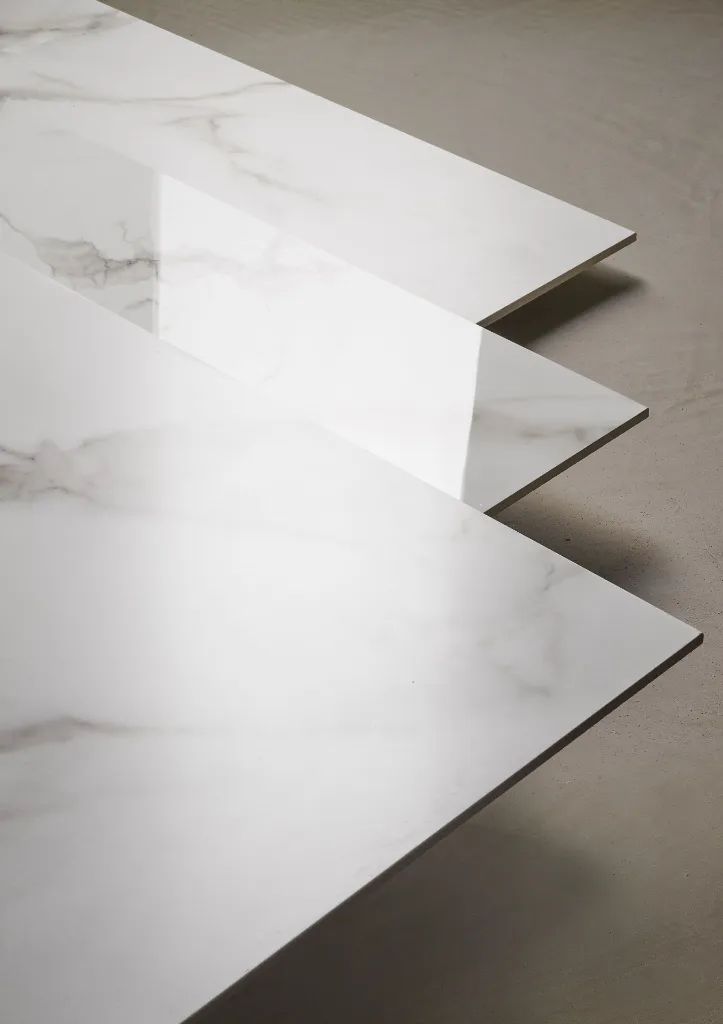 STILL LIFE ROYAL WHITE 3 SUPERFICI.webp